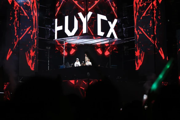 Phố đi bộ bùng nổ cùng dàn DJ quốc tế - Ảnh 7. Phố đi bộ bùng nổ cùng dàn DJ quốc tế - Ảnh 7.