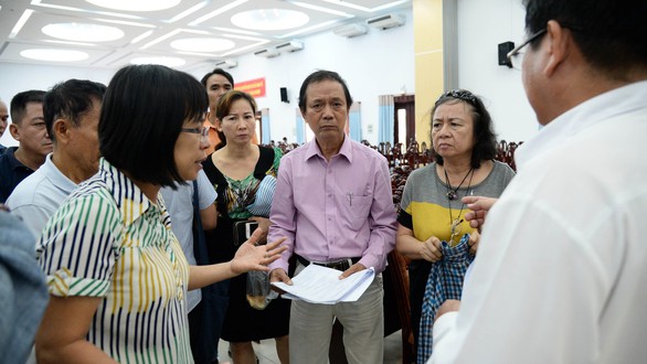 Đơn tố cáo có thể bị vứt sọt rác, tố qua điện thoại được ghi âm - Ảnh 1. Đơn tố cáo có thể bị vứt sọt rác, tố qua điện thoại được ghi âm - Ảnh 1.