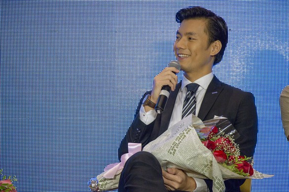 Nhan Phúc Vinh: ‘Áp lực vì Nhã Phương hay lèm bèm’ - Ảnh 3. Nhan Phúc Vinh: ‘Áp lực vì Nhã Phương hay lèm bèm’ - Ảnh 3.