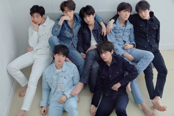 BTS đứng đầu Billboard 200: thời kỳ Michael Jackson của Kpop - Ảnh 2. BTS đứng đầu Billboard 200: thời kỳ Michael Jackson của Kpop - Ảnh 2.