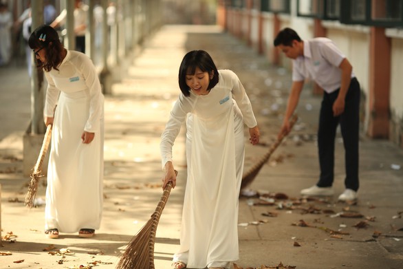 Em gái mưa: Một bộ phim ăn theo hời hợt! - Ảnh 8. Em gái mưa: Một bộ phim ăn theo hời hợt! - Ảnh 8.