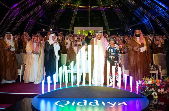 Thái tử soái ca của Saudi Arabia chi thêm 13,33 tỉ USD cho lối sống - Ảnh 2. Thái tử soái ca của Saudi Arabia chi thêm 13,33 tỉ USD cho lối sống - Ảnh 2.