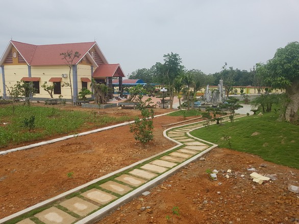 Đại úy công an tự tháo dỡ 2 gian nhà khu biệt thự vi phạm - Ảnh 5. Đại úy công an tự tháo dỡ 2 gian nhà khu biệt thự vi phạm - Ảnh 5.