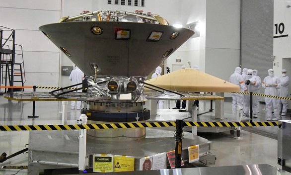 NASA phóng tàu vũ trụ lắng nghe ‘lời thì thầm của sao Hỏa’ - Ảnh 1. NASA phóng tàu vũ trụ lắng nghe ‘lời thì thầm của sao Hỏa’ - Ảnh 1.