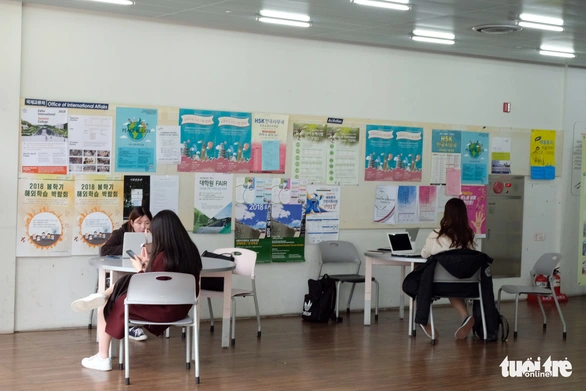 Ngắm nhan sắc Đại học nữ lớn nhất thế giới - Ảnh 14. Ngắm nhan sắc Đại học nữ lớn nhất thế giới - Ảnh 14.