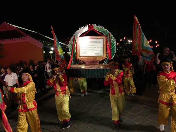 Hội An đón bằng vinh danh bài chòi từ UNESCO - Ảnh 2. Hội An đón bằng vinh danh bài chòi từ UNESCO - Ảnh 2.