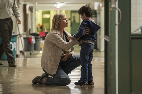 Charlize Theron tăng 22 kí để làm bà mẹ bỉm sữa trên phim - Ảnh 5. Charlize Theron tăng 22 kí để làm bà mẹ bỉm sữa trên phim - Ảnh 5.