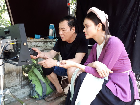 Đạo diễn Khải Hưng lần đầu làm MV cho ca sĩ Phương Thảo - Ảnh 2. Đạo diễn Khải Hưng lần đầu làm MV cho ca sĩ Phương Thảo - Ảnh 2.