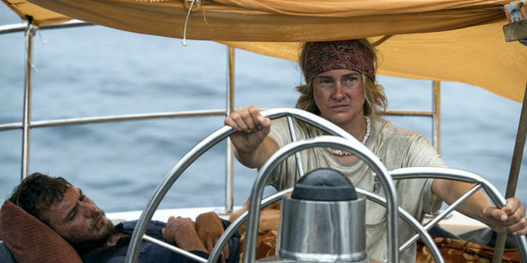 Adrift - Hành trình sinh tử của đôi tình nhân trên biển cả - Ảnh 4. Adrift - Hành trình sinh tử của đôi tình nhân trên biển cả - Ảnh 4.