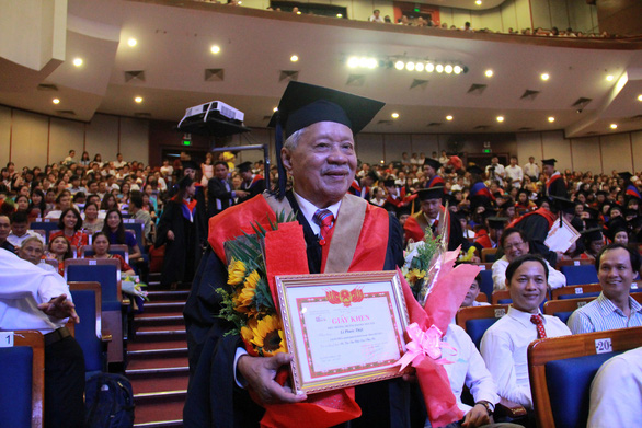 Cụ Lê Phước Thiệt hoàn thành giấc mơ thạc sĩ ở tuổi 85 - Ảnh 4.