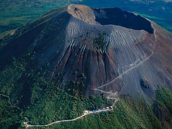7 núi lửa tiềm ẩn nguy hiểm nhất thế giới - Ảnh 4.