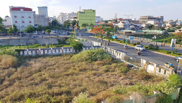 Phú Yên liên tục giao đất vàng không qua đấu giá - Ảnh 2. Phú Yên liên tục giao đất vàng không qua đấu giá - Ảnh 2.