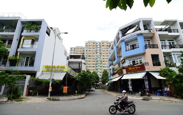 Hàng ngàn nhà trái phép thoát khoản tiền phạt khủng từ 12-6 - Ảnh 1. Hàng ngàn nhà trái phép thoát khoản tiền phạt khủng từ 12-6 - Ảnh 1.
