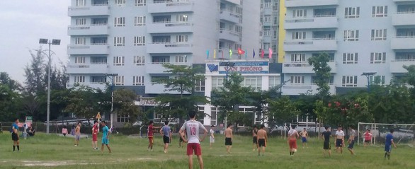 Nghỉ hè, kí túc xá, xóm trọ vẫn đông kìn kìn - Ảnh 1. Nghỉ hè, kí túc xá, xóm trọ vẫn đông kìn kìn - Ảnh 1.