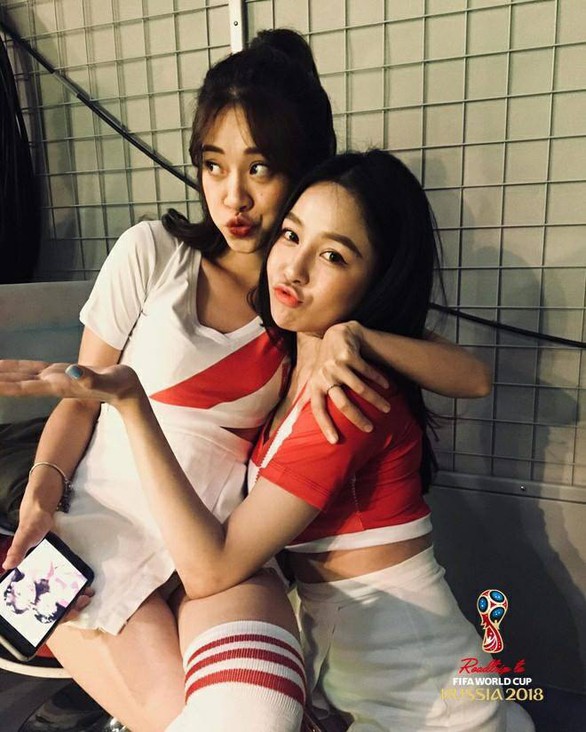 14-6: vợ Công Vinh, bạn gái Quang Hải và hot girls World Cup nóng bỏng - Ảnh 11. 14-6: vợ Công Vinh, bạn gái Quang Hải và hot girls World Cup nóng bỏng - Ảnh 11.