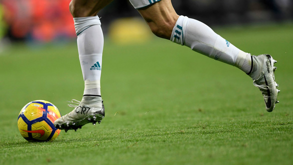 Nhân World Cup, xem lại sự tiến hóa của giày đá bóng - Ảnh 6.