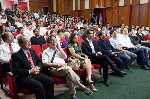 Phim tài liệu Việt Nam và những so sánh chạnh lòng - Ảnh 1. Phim tài liệu Việt Nam và những so sánh chạnh lòng - Ảnh 1.