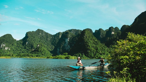 Jun Vũ hát ả đào, Đinh Ngọc Diệp hoang mang với teaser Người bất tử - Ảnh 13. Jun Vũ hát ả đào, Đinh Ngọc Diệp hoang mang với teaser Người bất tử - Ảnh 13.