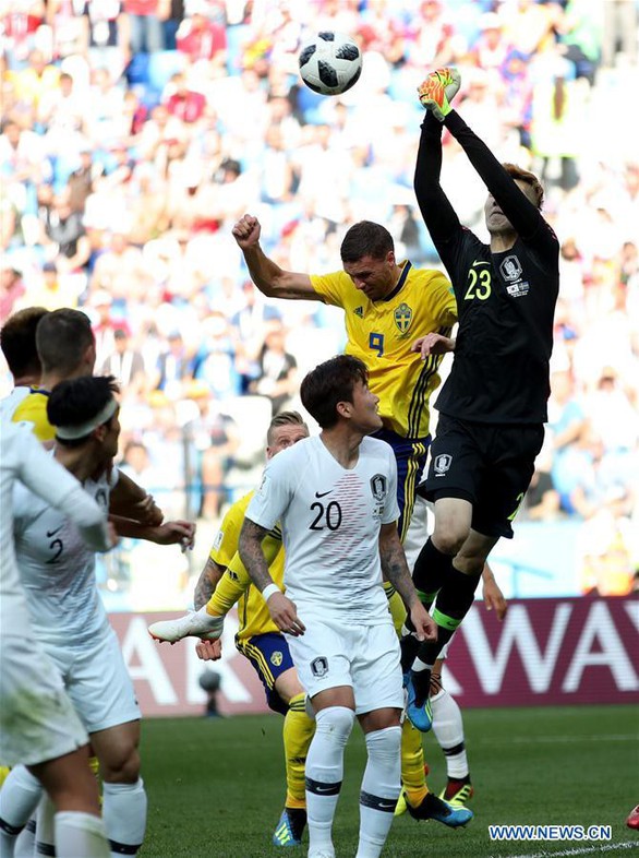 Dân Triều Tiên có bật TV xem World Cup cổ vũ tuyển Hàn Quốc? - Ảnh 2. Dân Triều Tiên có bật TV xem World Cup cổ vũ tuyển Hàn Quốc? - Ảnh 2.