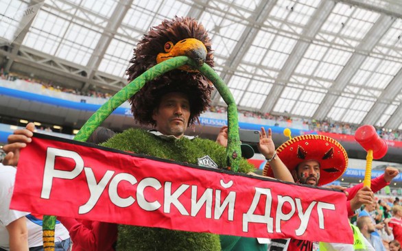World Cup 2018: Cổ động viên chịu chơi hoành tráng - Ảnh 3. World Cup 2018: Cổ động viên chịu chơi hoành tráng - Ảnh 3.
