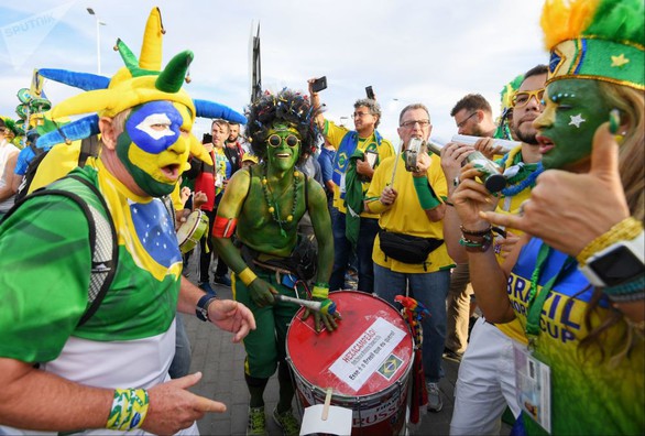 World Cup 2018: Cổ động viên chịu chơi hoành tráng - Ảnh 14. World Cup 2018: Cổ động viên chịu chơi hoành tráng - Ảnh 14.