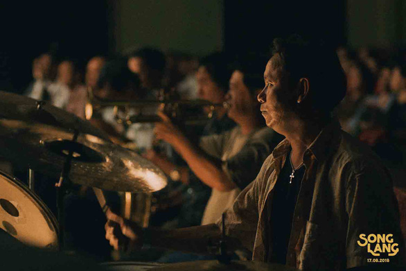 Leon Quang Lê đem cải lương lên màn ảnh rộng với Song Lang - Ảnh 11. Leon Quang Lê đem cải lương lên màn ảnh rộng với Song Lang - Ảnh 11.