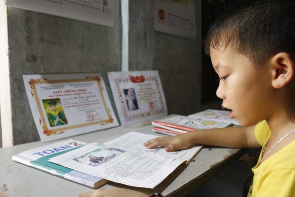 Em không được đi học vì nhà quá nghèo - Ảnh 4. Em không được đi học vì nhà quá nghèo - Ảnh 4.