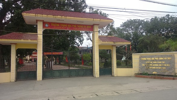 Kỷ luật ban giám hiệu cho học sinh nghỉ để thầy cô đi giao lưu - Ảnh 1. Kỷ luật ban giám hiệu cho học sinh nghỉ để thầy cô đi giao lưu - Ảnh 1.