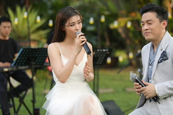 Lam Trường - Đông Nhi hát Tình lầm lỡ, kể kỉ niệm Tình thôi xót xa - Ảnh 1. Lam Trường - Đông Nhi hát Tình lầm lỡ, kể kỉ niệm Tình thôi xót xa - Ảnh 1.