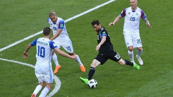 Tại sao Messi không thể tỏa sáng như Ronaldo ở World Cup? - Ảnh 3. Tại sao Messi không thể tỏa sáng như Ronaldo ở World Cup? - Ảnh 3.