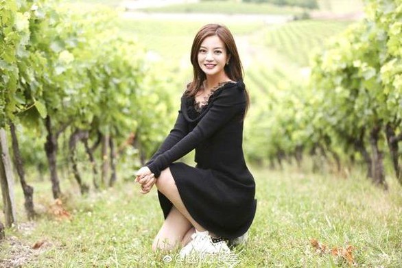 Triệu Vy, Lý Băng Băng, Huỳnh Thánh Y… điên cuồng với bóng đá - Ảnh 6. Triệu Vy, Lý Băng Băng, Huỳnh Thánh Y… điên cuồng với bóng đá - Ảnh 6.