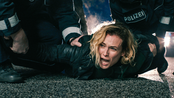 In the Fade: Cái kết của sự cuồng tín và thù hận - Ảnh 4. In the Fade: Cái kết của sự cuồng tín và thù hận - Ảnh 4.