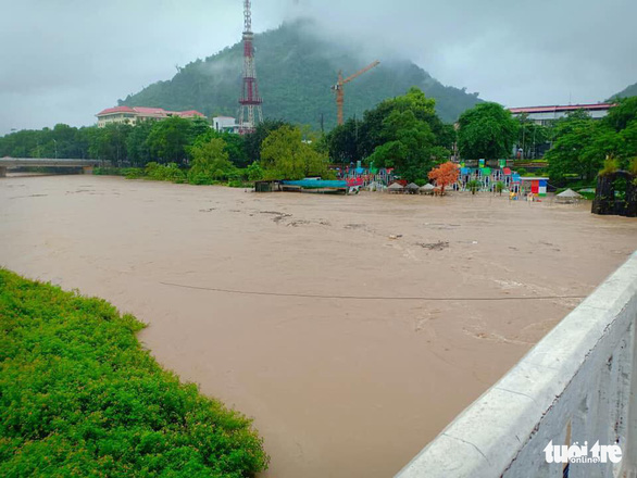 1 người mất tích, 6 người bị thương do mưa lũ miền núi phía Bắc - Ảnh 6. 1 người mất tích, 6 người bị thương do mưa lũ miền núi phía Bắc - Ảnh 6.