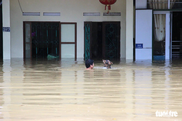 Hà Giang bị mưa lũ chia cắt, 2 người thiệt mạng - Ảnh 4. Hà Giang bị mưa lũ chia cắt, 2 người thiệt mạng - Ảnh 4.
