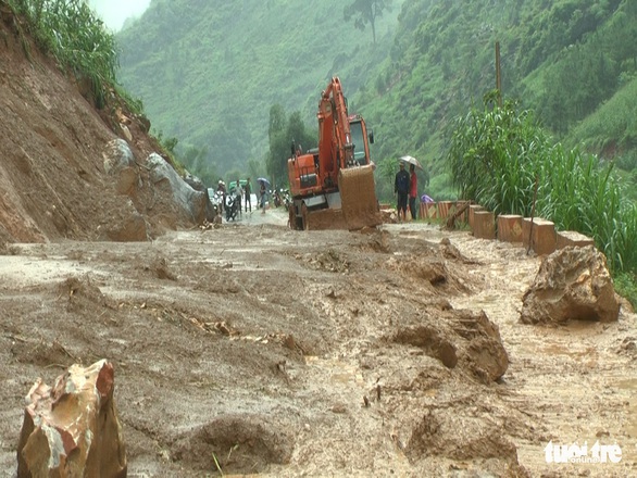 1 người mất tích, 6 người bị thương do mưa lũ miền núi phía Bắc - Ảnh 4. 1 người mất tích, 6 người bị thương do mưa lũ miền núi phía Bắc - Ảnh 4.