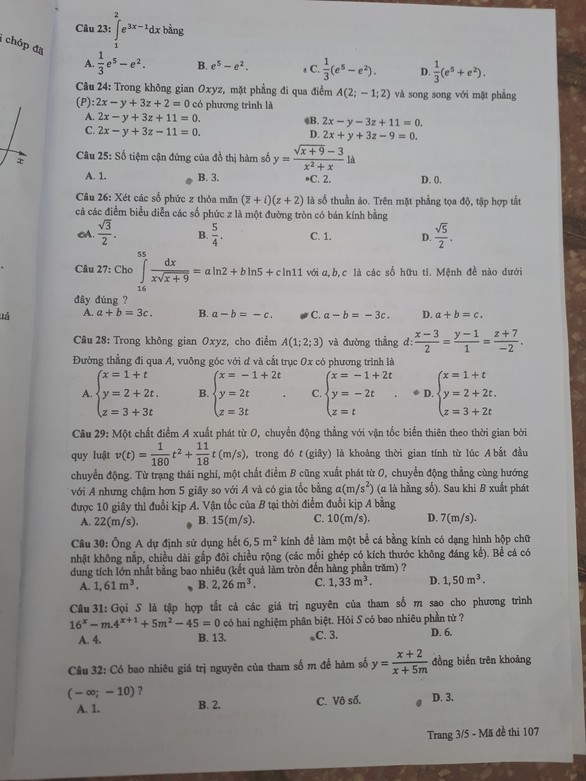 Thí sinh than đề thi toán THPT quốc gia dài và khó, nhiều em bật khóc - Ảnh 29. Thí sinh than đề thi toán THPT quốc gia dài và khó, nhiều em bật khóc - Ảnh 29.