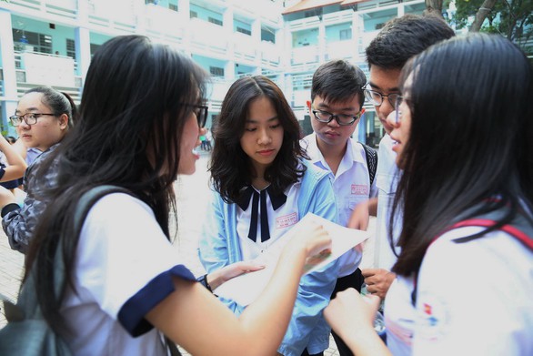 Bài giải môn văn THPT quốc gia 2018 - Ảnh 1. Bài giải môn văn THPT quốc gia 2018 - Ảnh 1.