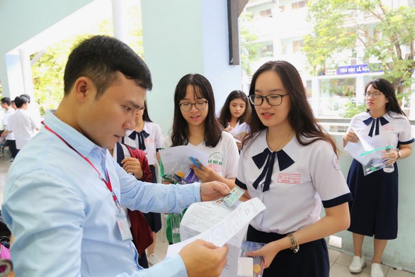 Sáng nay 925.000 thí sinh thi môn văn THPT quốc gia 2018 - Ảnh 12. Sáng nay 925.000 thí sinh thi môn văn THPT quốc gia 2018 - Ảnh 12.