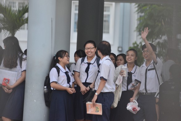 Sáng nay 925.000 thí sinh thi môn văn THPT quốc gia 2018 - Ảnh 5. Sáng nay 925.000 thí sinh thi môn văn THPT quốc gia 2018 - Ảnh 5.