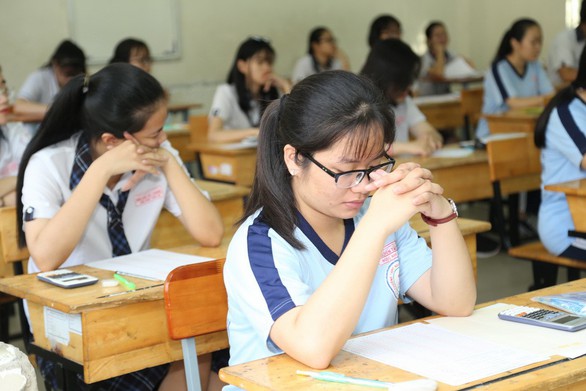 Gần 350.000 thí sinh vào ngày thứ 2 thi THPT quốc gia - Ảnh 8. Gần 350.000 thí sinh vào ngày thứ 2 thi THPT quốc gia - Ảnh 8.