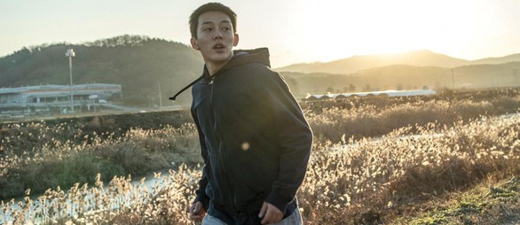 Burning của Lee Chang Dong: Khi tuổi trẻ hoang hoải và bất an - Ảnh 4. Burning của Lee Chang Dong: Khi tuổi trẻ hoang hoải và bất an - Ảnh 4.