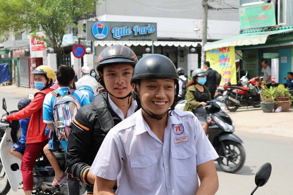 Đề giáo dục công dân hỏi về vi phạm trong bầu cử hội đồng nhân dân - Ảnh 6. Đề giáo dục công dân hỏi về vi phạm trong bầu cử hội đồng nhân dân - Ảnh 6.