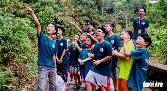 Trẻ trồng rau, cuốc đất trong kỳ nghỉ hè - Ảnh 6. Trẻ trồng rau, cuốc đất trong kỳ nghỉ hè - Ảnh 6.