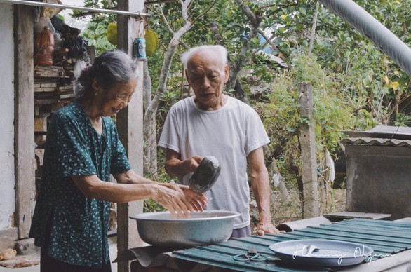 Ngày gia đình Việt Nam: ngỡ ngàng bộ ảnh Ông bà anh - Ảnh 1. Ngày gia đình Việt Nam: ngỡ ngàng bộ ảnh Ông bà anh - Ảnh 1.