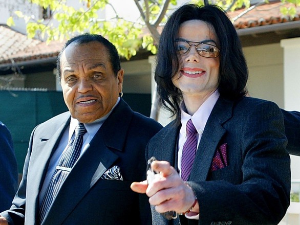 Cha đẻ của Michael Jackson qua đời ở tuổi 89 vì ung thư tuyến tụy - Ảnh 5. Cha đẻ của Michael Jackson qua đời ở tuổi 89 vì ung thư tuyến tụy - Ảnh 5.