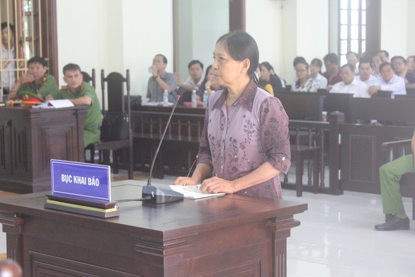 Luật sư chiếm giữ tiền của thân chủ bị đề nghị 13-15 năm tù - Ảnh 1. Luật sư chiếm giữ tiền của thân chủ bị đề nghị 13-15 năm tù - Ảnh 1.