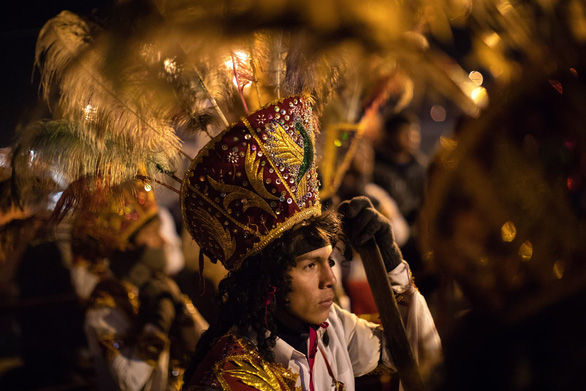 Rực rỡ sắc màu tại lễ hội tuyết và sao ở Peru - Ảnh 1.