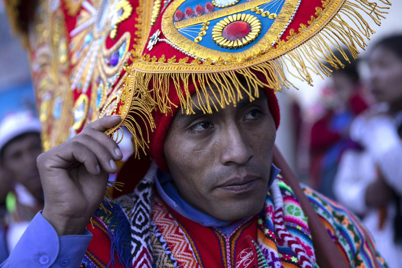 Rực rỡ sắc màu tại lễ hội tuyết và sao ở Peru - Ảnh 11.