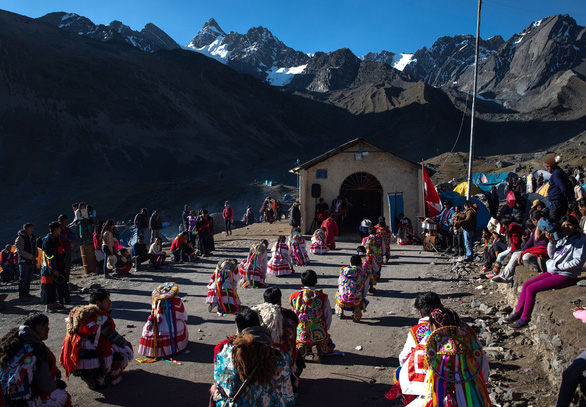 Rực rỡ sắc màu tại lễ hội tuyết và sao ở Peru - Ảnh 13.