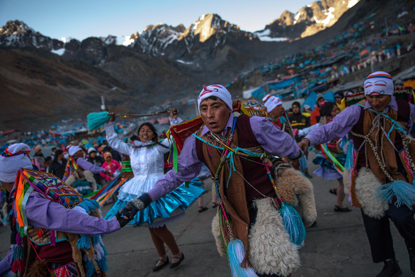 Rực rỡ sắc màu tại lễ hội tuyết và sao ở Peru - Ảnh 14.